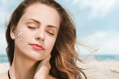 Lý do nên bôi các loại kem chống nắng vật lý cho da dầu mỗi ngày