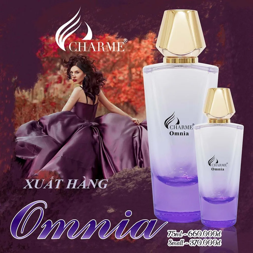 Charme Omnia Crysral quen thuộc này được cách tân với chiếc nơ Vara hồng và tím tách biệt rõ nét. 