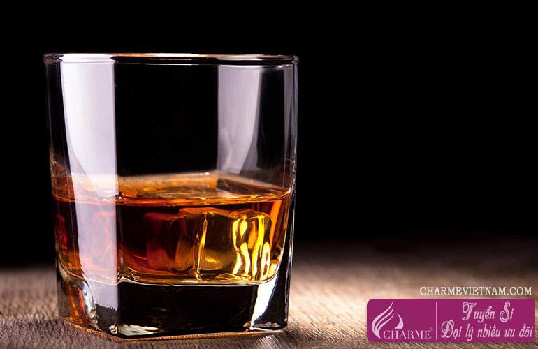 Rượu Rum trắng